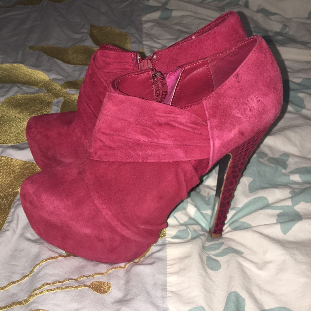 Sexy red heels